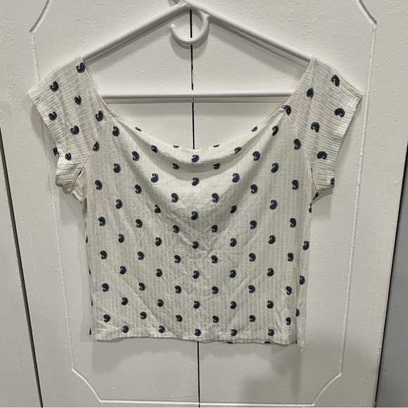 Aeropostale Paisley Short Sleeve Crop Top - Picture 2 of 9